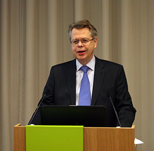 2013.11.21_peningamalafundur Mar